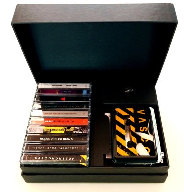 Tape collection (box 10 musicassette) - Vasco Rossi - Mondadori Store